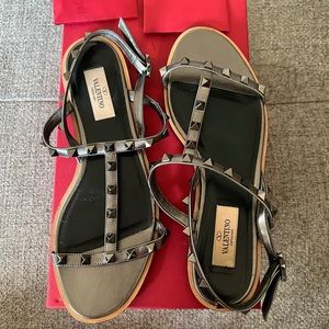 Valentino Sandal very good condition size 8.5